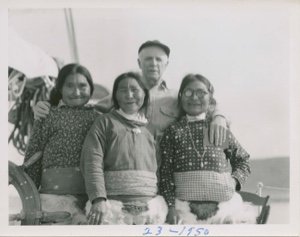 Image of Tookie, Evaloo, Inawaho [ Tukumek, Ivalo Kumangapik, Inugarssuk] and MacMillan, assistants to Peary in 1908-09